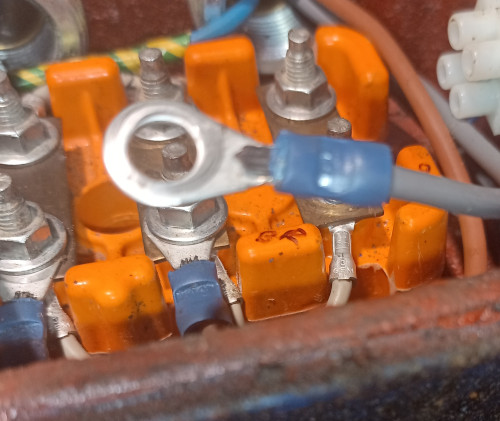 Voltage drop to Motor stresses the Winding 