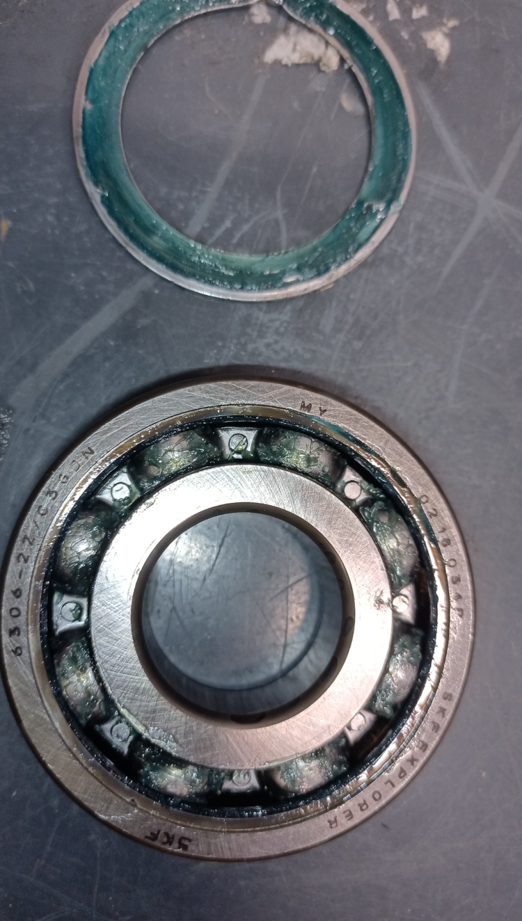 How to manage Small Sealed for life Bearings in Motors 